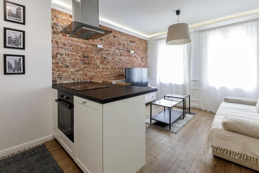 Central Wroclaw Apartment - City Center - Bright And Cozy - U11 المظهر الخارجي الصورة